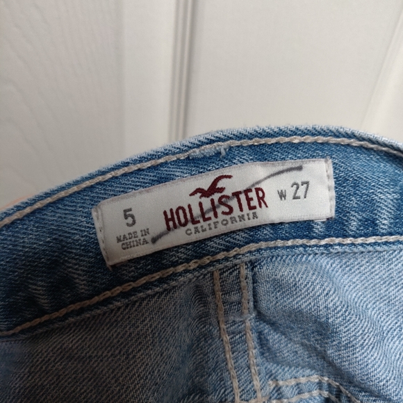 Hollister Light Wash Distressed Denim Shorts Size 5 Bleach Wash Cutoffs - Picture 4 of 5